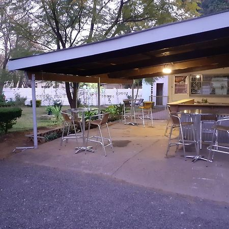 Driftwood Boutique Bed And Breakfast Lobatse Extérieur photo