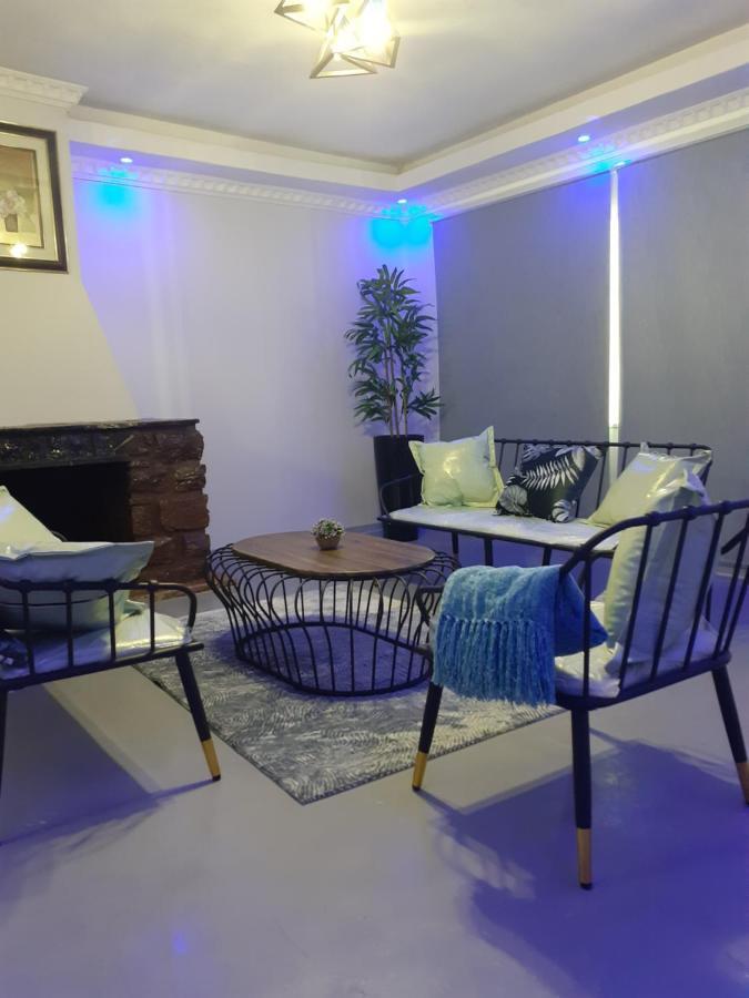 Driftwood Boutique Bed And Breakfast Lobatse Extérieur photo