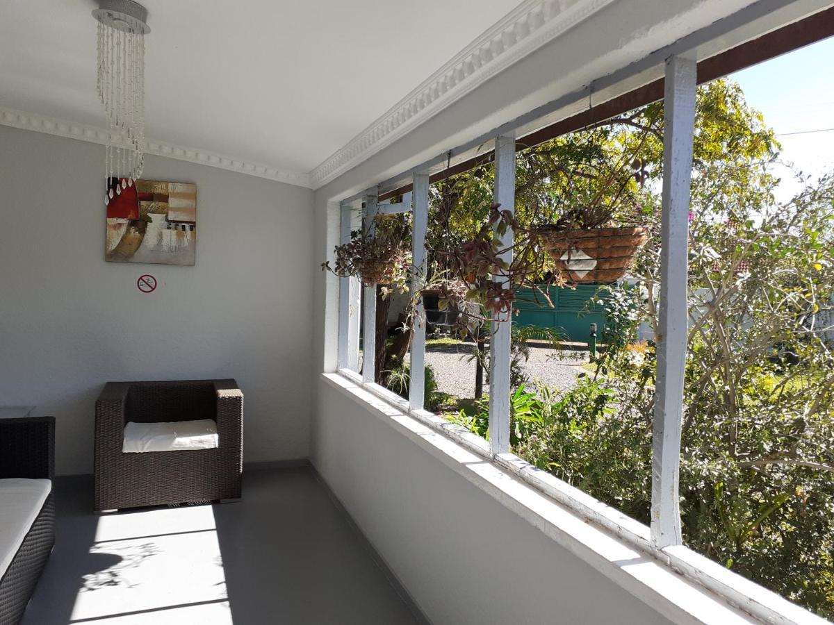 Driftwood Boutique Bed And Breakfast Lobatse Extérieur photo