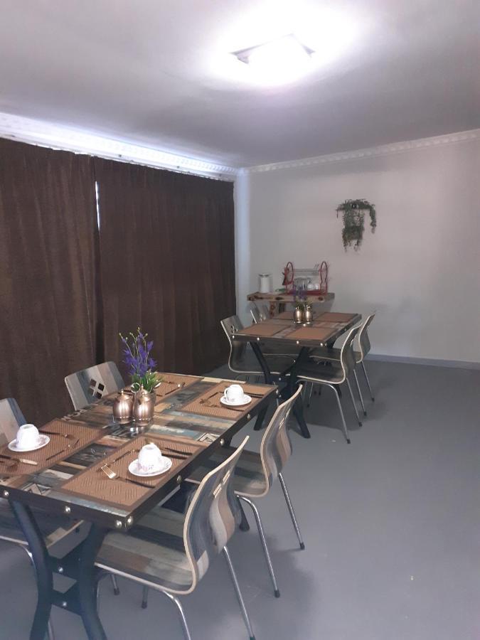 Driftwood Boutique Bed And Breakfast Lobatse Extérieur photo