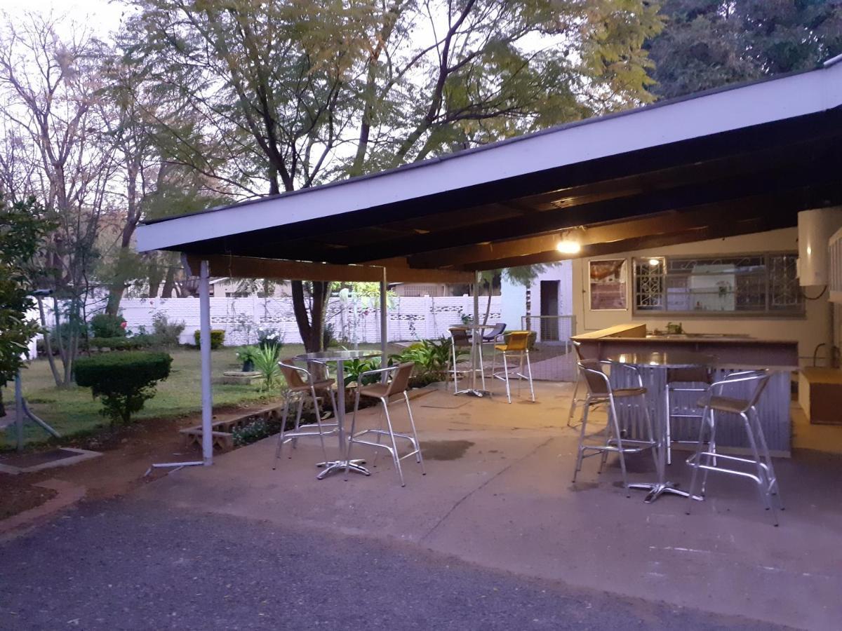 Driftwood Boutique Bed And Breakfast Lobatse Extérieur photo